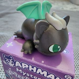 Aphmau Mystery MeeMeows Surprise Figure -black dragon ender totoro